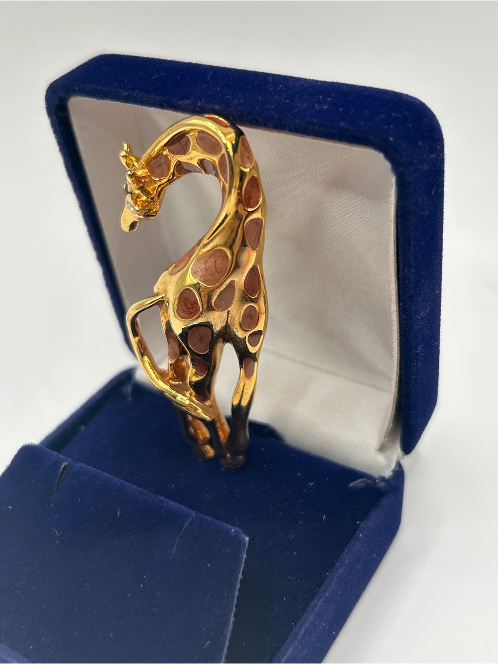 Gold Giraffe Brooch with Brown Enamel Crystal Accents - Picture 4 of 11